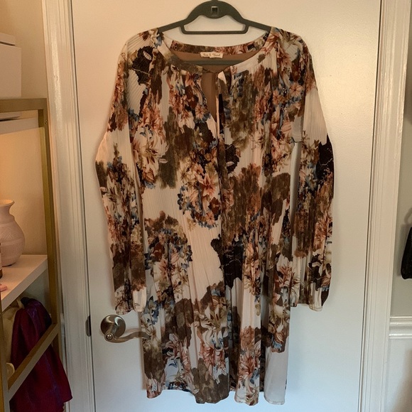 Floral long sleeve dress - Picture 3 of 10